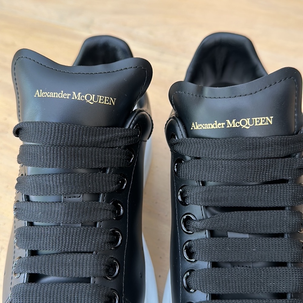 Alexander McQUEEN Oversized Sneakers Color: Black Size: 38 1/2 E - Picture 2 of 6